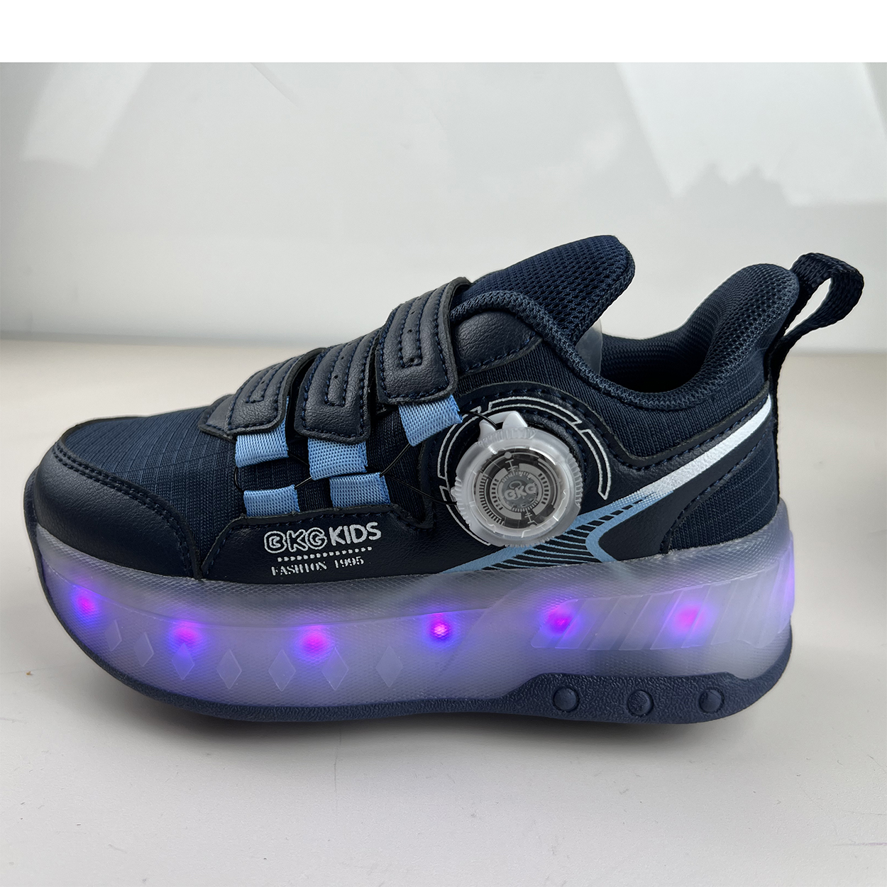 تصویر  کتونی اسکیتی پسرانه خارجی بی کی جی کیدز مدل 25369/1-B11 ازسایز 30 تا39