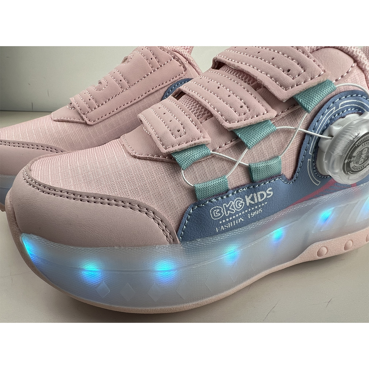 تصویر  کتونی اسکیتی پسرانه خارجی بی کی جی کیدز مدل 25369/2-B11 ازسایز 30 تا39